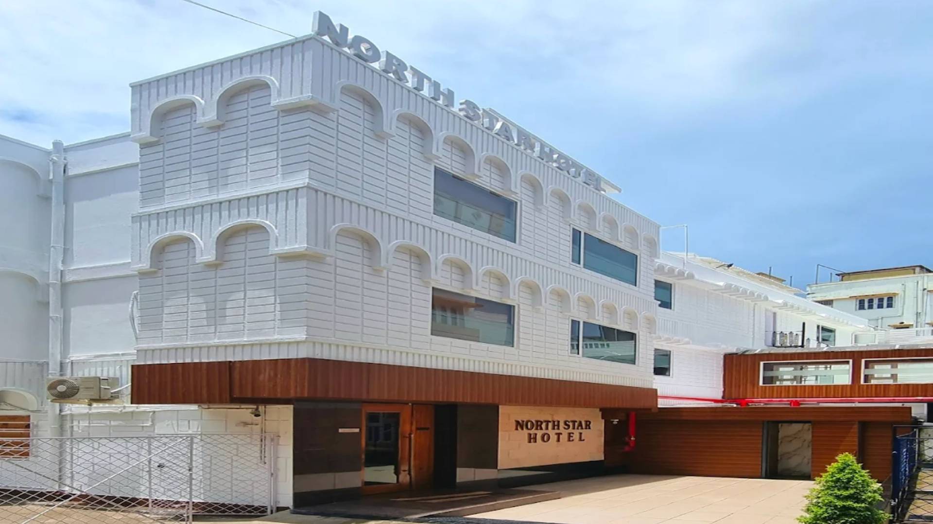 best hotels near kolkata airport